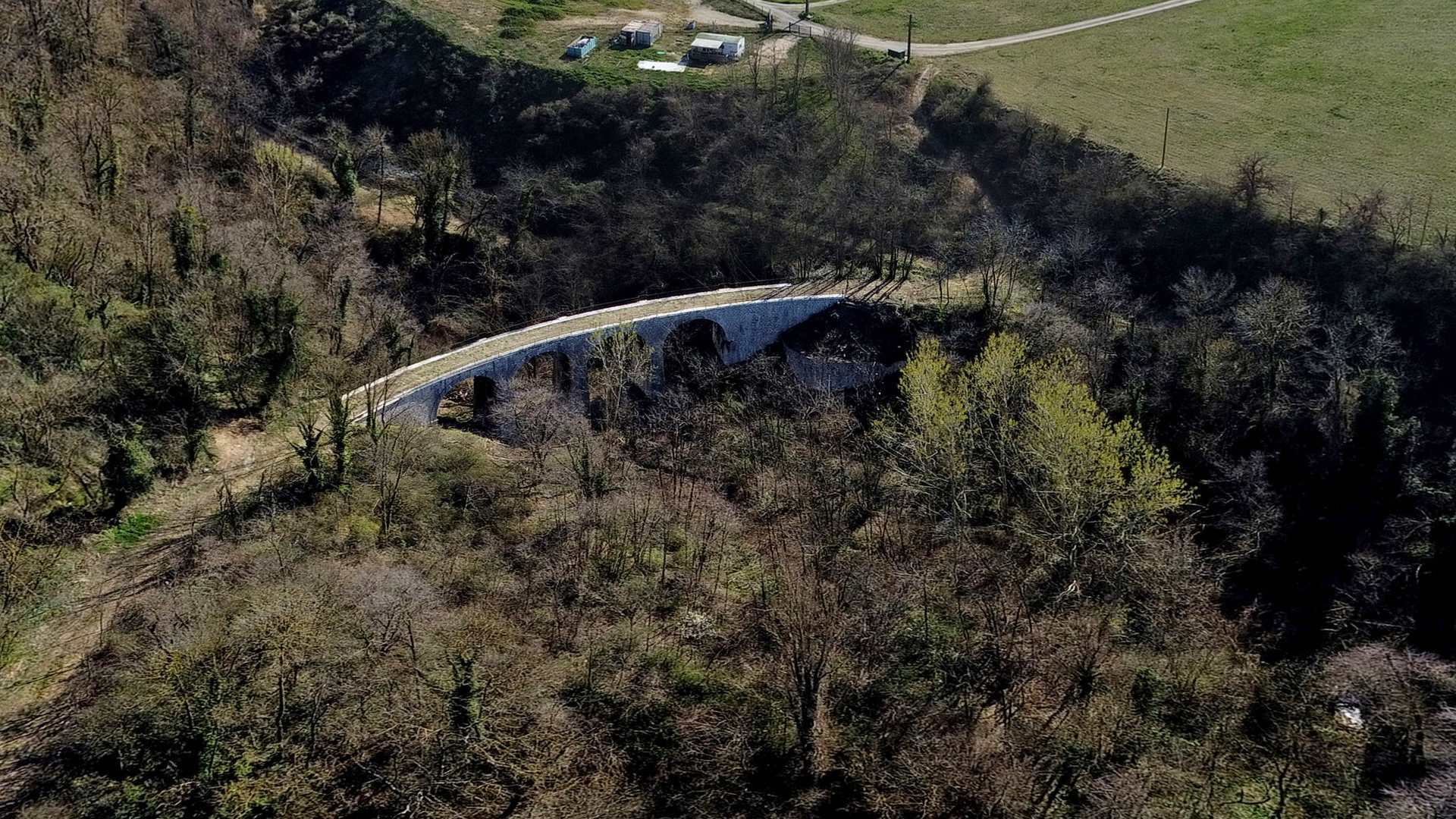 Pont_vu_de_l_isere.jpg